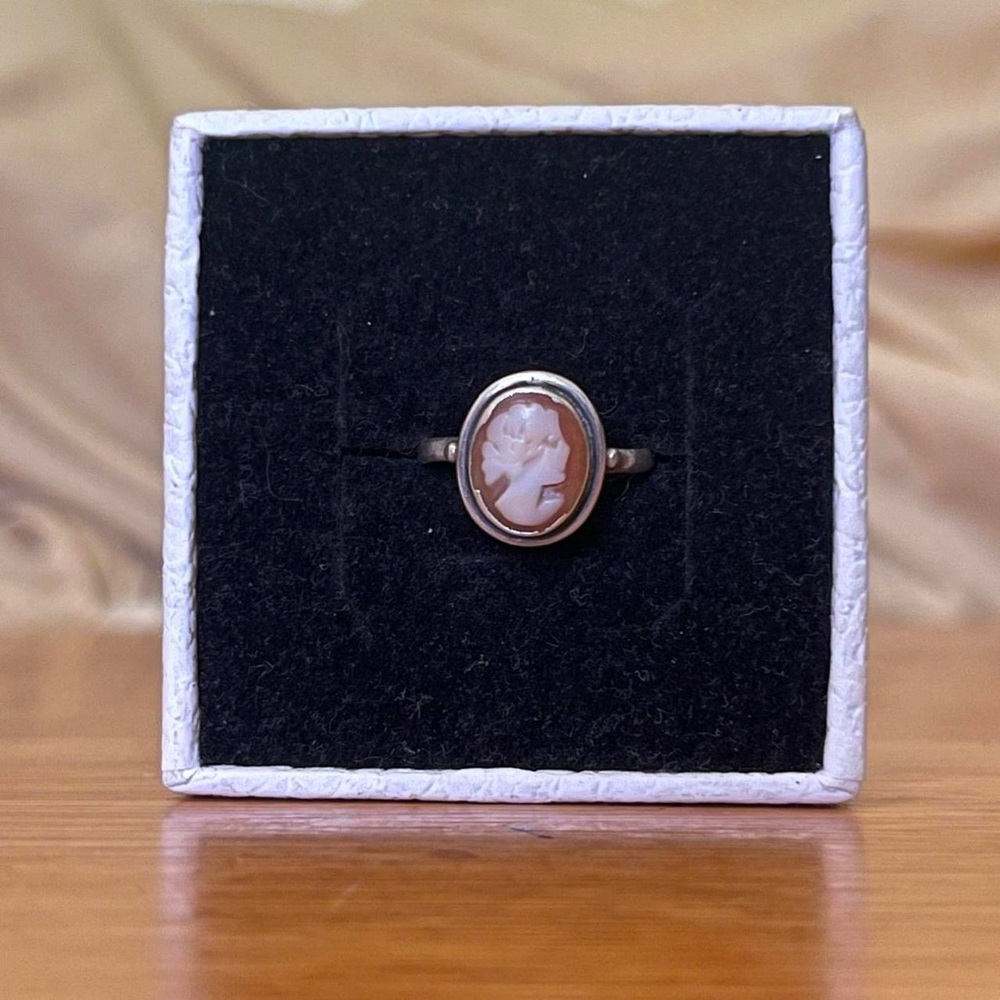 Vintage Silver Cameo Ring